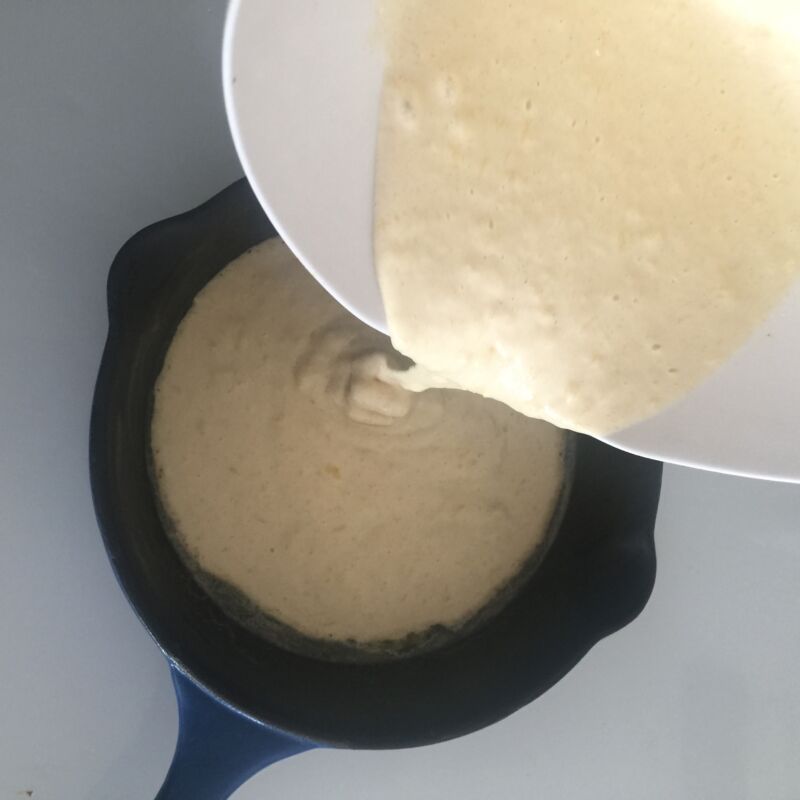Baked pancake recipe perfect for baby led weaning (BLW). This delicious and easy baked pancake recipe doesn't contain any added salt or sugar. 