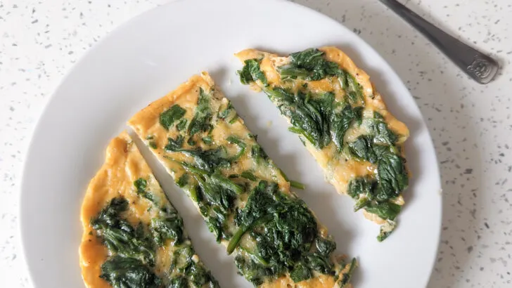 spinach omelette for baby cut into strips